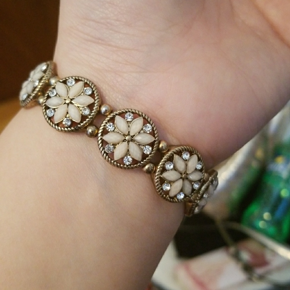 Floral bracelet